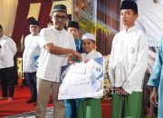 Salurkan Santunan untuk Tahfiz Al-Qur’an