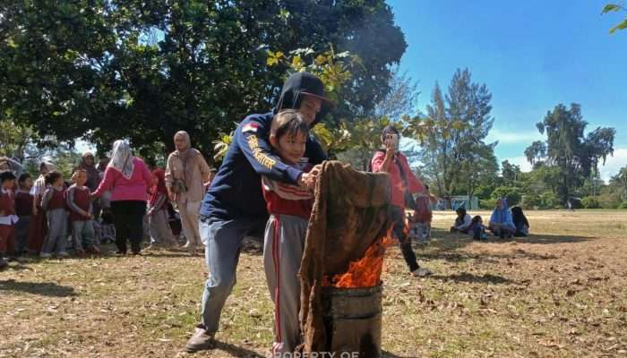 Siswa TK Stannia Dikenalkan Bahaya Kebakaran