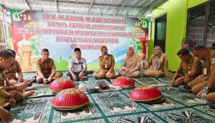 Halal Bihalal Diramaikan dengan Tradisi Nganggung