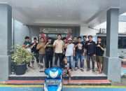 Lele Ditangkap di Jalan Pasar Lama Koba