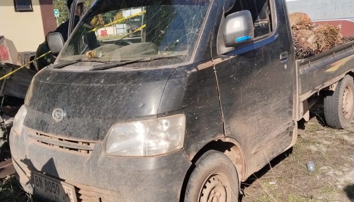 Pencuri Sawit Lari Tinggalkan Mobil