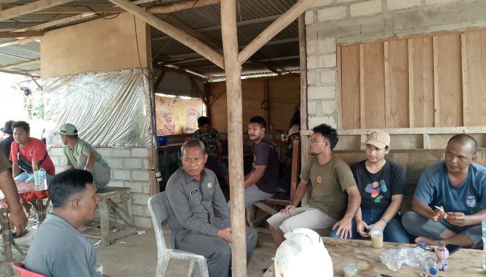 Batianus Dengarkan Keluhan Petani Sawit dan Sopir