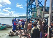 Tim Gabungan Tertibkan TI Apung di Teluk Kelabat Dalam