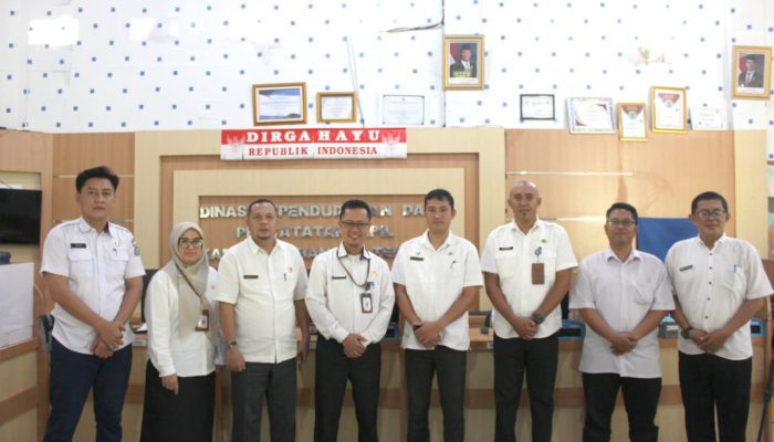 Sipading Permudah Warga Urus Dokumen Kependudukan