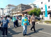 Bupati Turun Pungut Sampah Sisa Karnaval